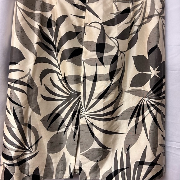 Talbots Pure Silk Petite Skirt. Waist is 15” Laid Flat. Length is 21… - Picture 2 of 3